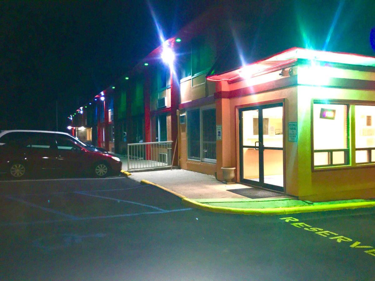 Red Carpet Inn & Suites Lima -Listing Partner Bagian luar foto
