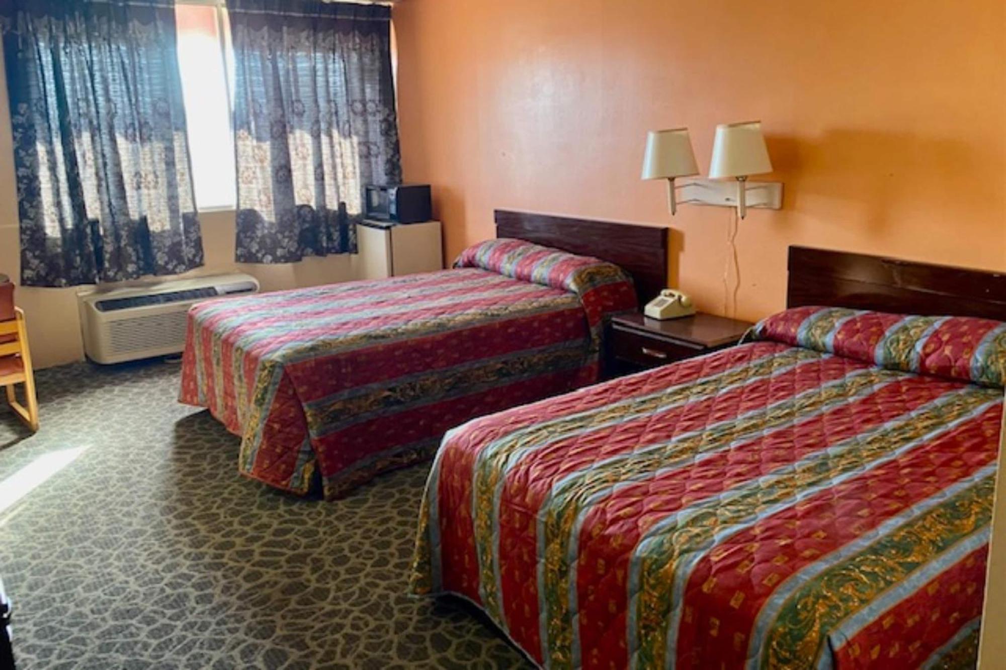 Red Carpet Inn & Suites Lima -Listing Partner Bagian luar foto