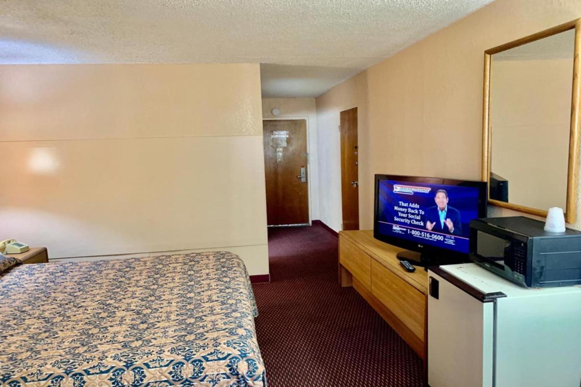 Red Carpet Inn & Suites Lima -Listing Partner Bagian luar foto