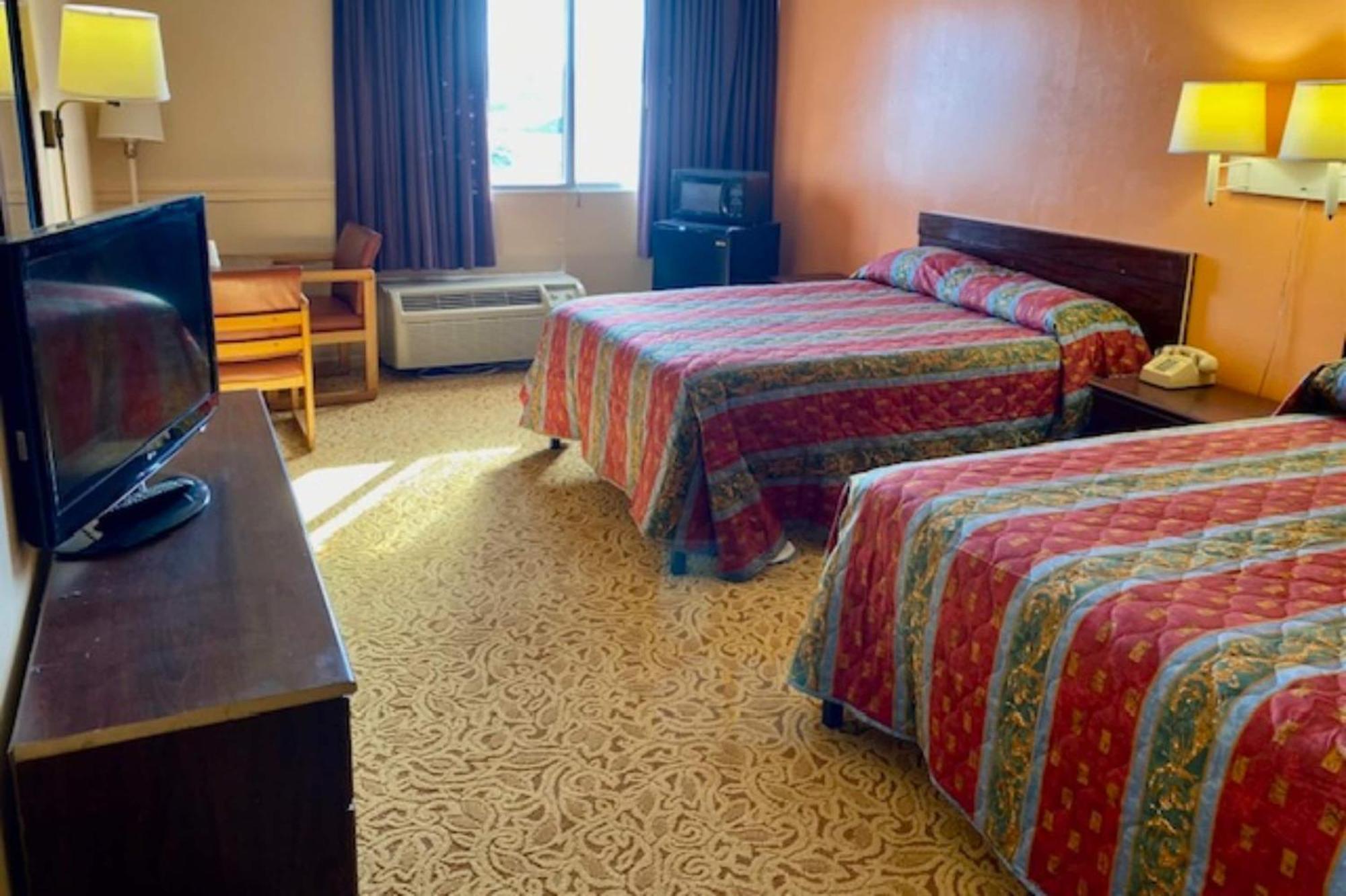 Red Carpet Inn & Suites Lima -Listing Partner Bagian luar foto