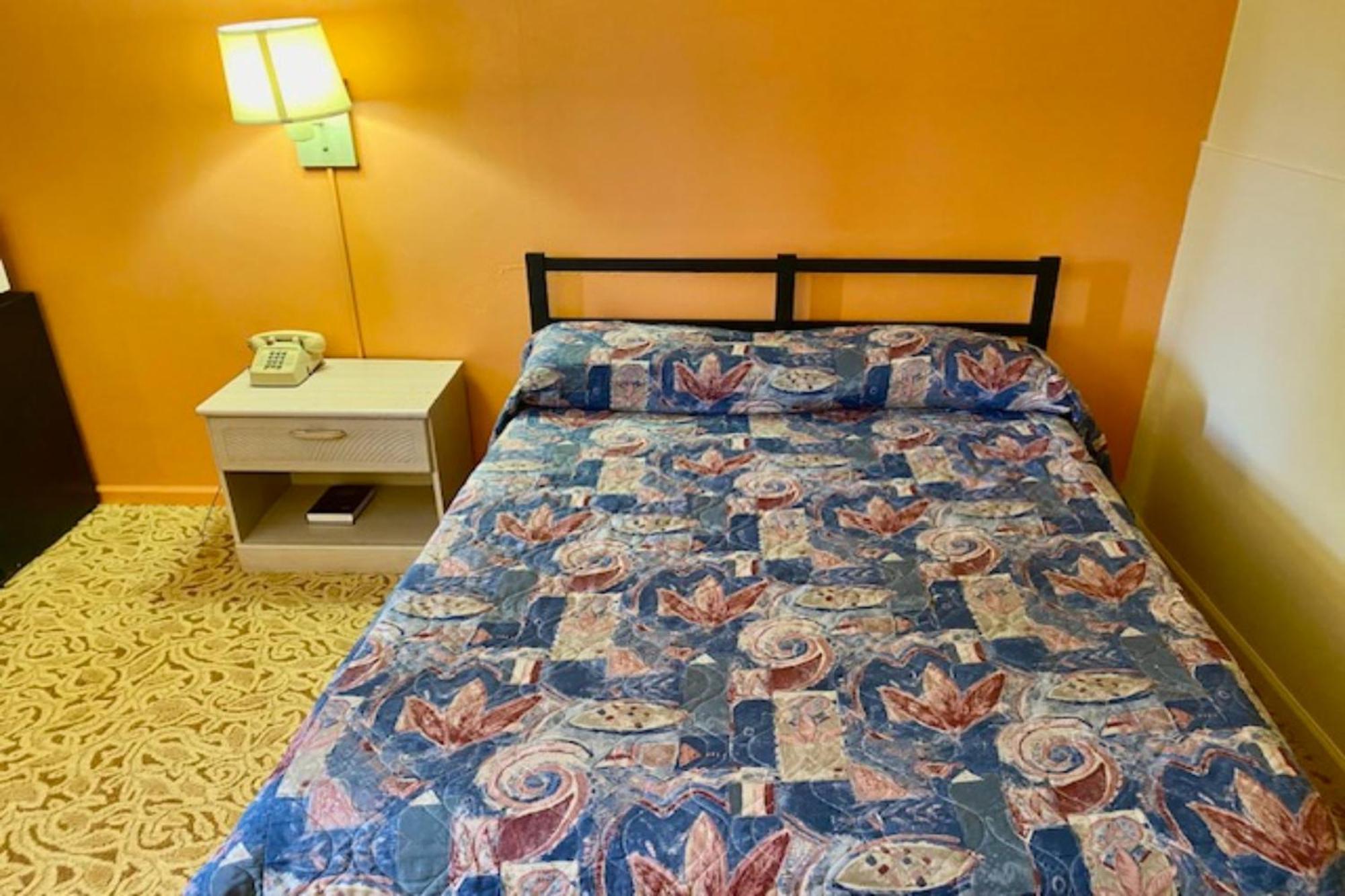 Red Carpet Inn & Suites Lima -Listing Partner Bagian luar foto