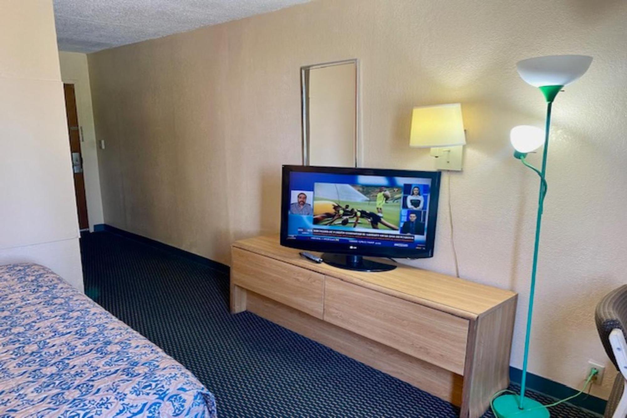 Red Carpet Inn & Suites Lima -Listing Partner Bagian luar foto